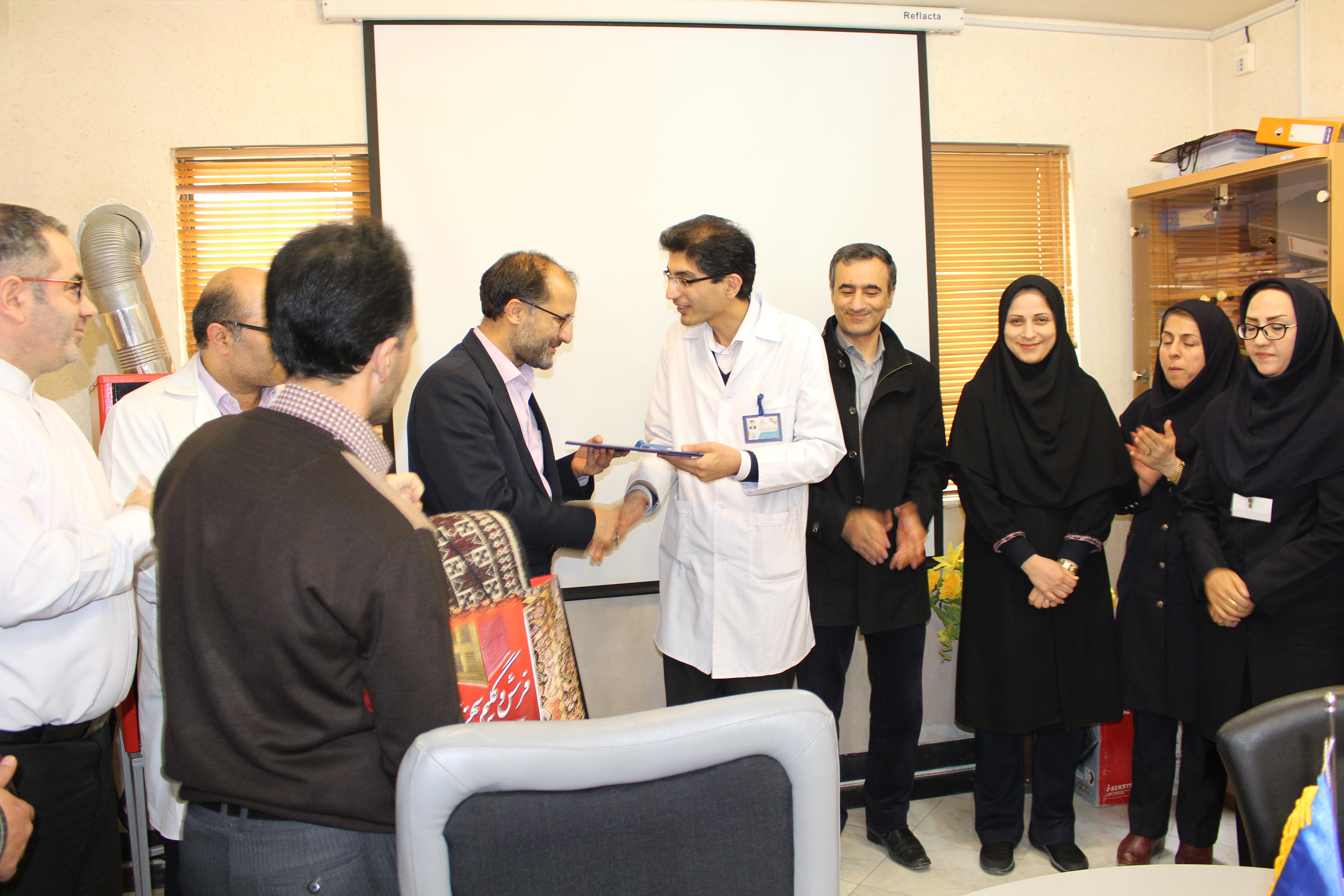 آیین تقدیراز دکتر محسن صدیق شمسی متخصص خون وسرطان بالغین برگزارشد